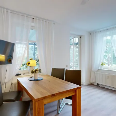 Villa Strandblick In Binz, Fewos Direkt Am Strand Mit Balkon Und Teilweise Mit Meerblick Exterior foto