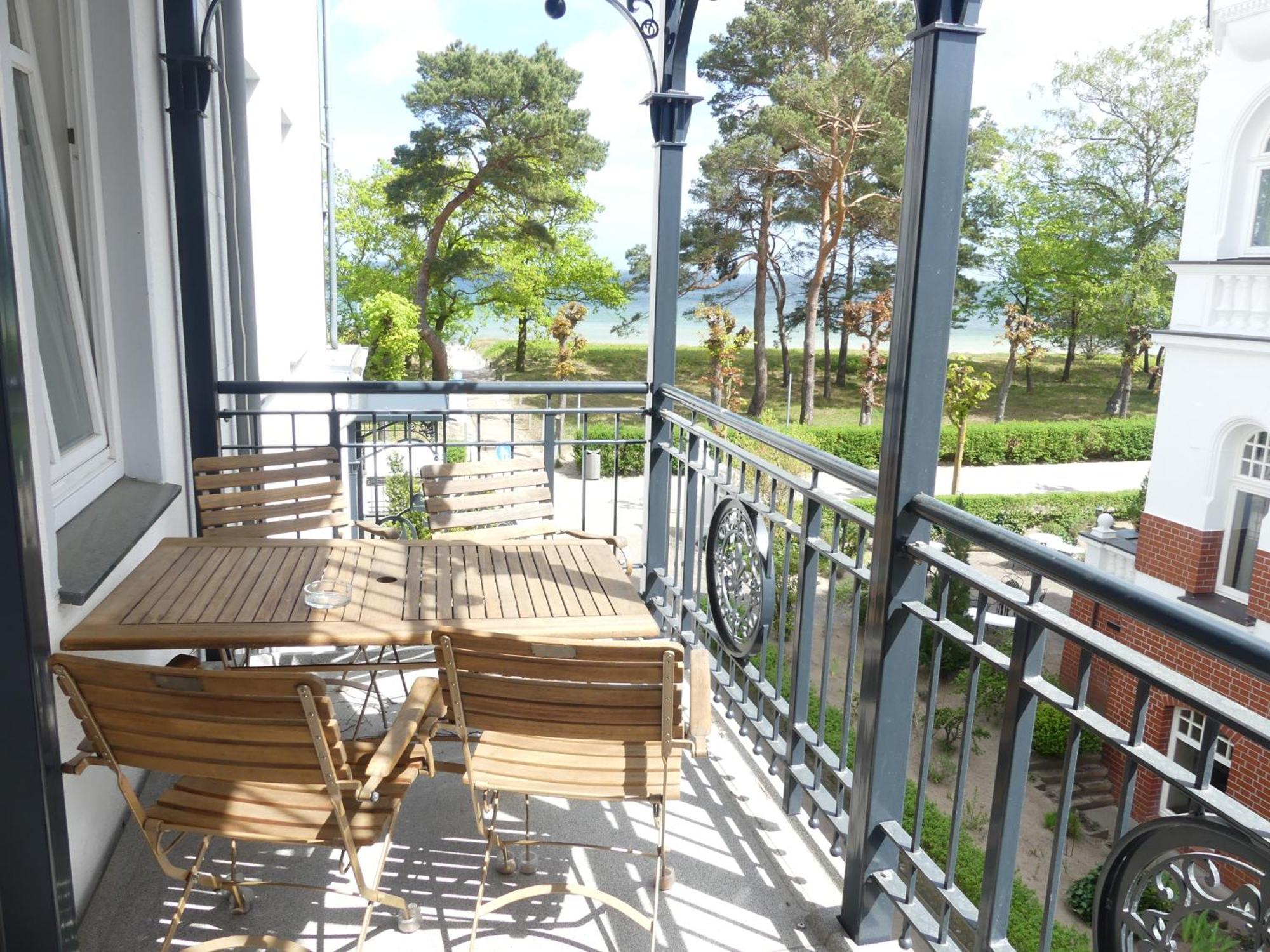 Strandblick In Binz, Fewos Direkt Am Mit Balkon Und Teilweise Mit Meerblick * Ostseebad Binz