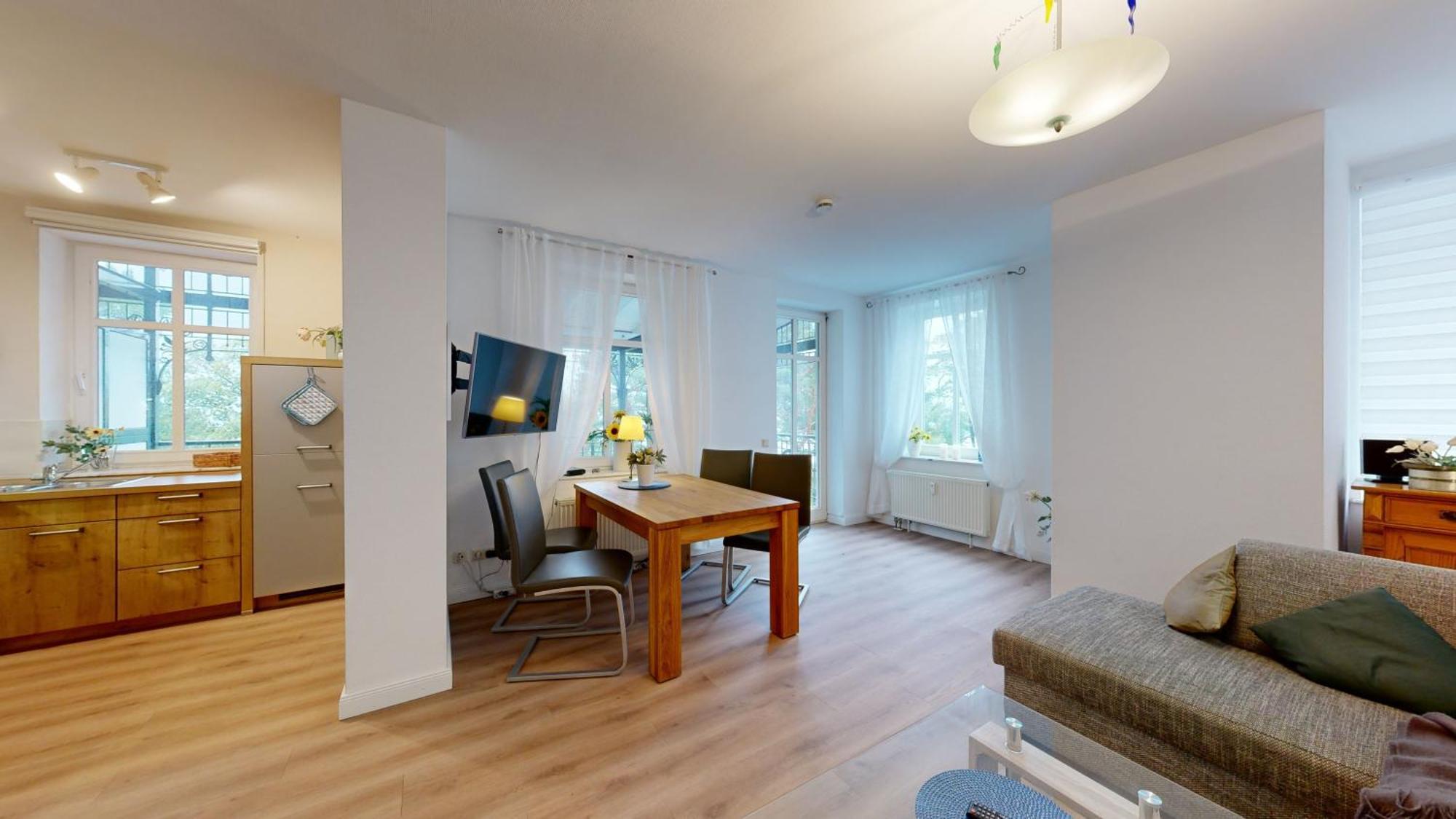 Strandblick In Binz, Fewos Direkt Am Mit Balkon Und Teilweise Mit Meerblick * Ostseebad Binz