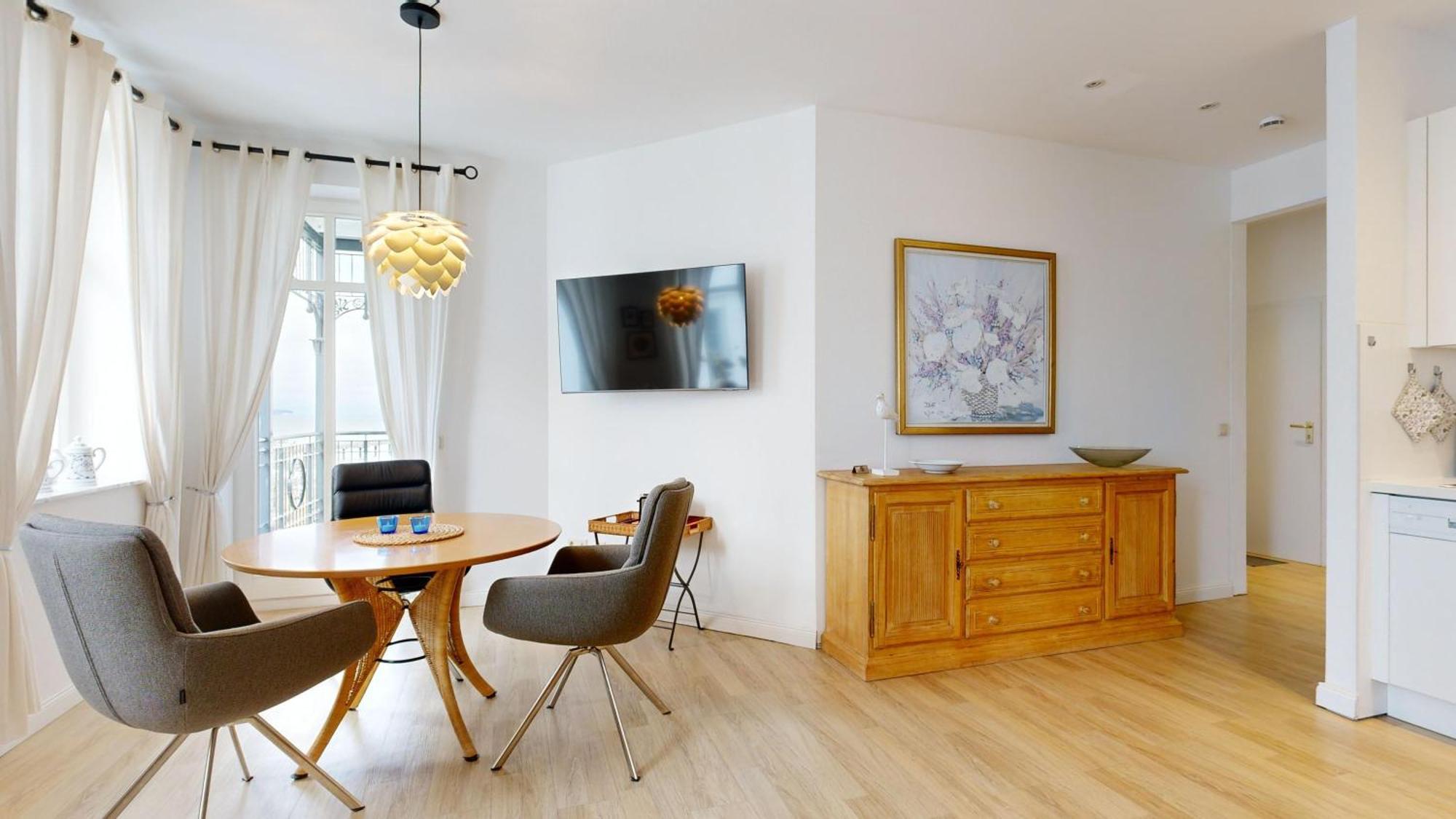 Strandblick In Binz, Fewos Direkt Am Mit Balkon Und Teilweise Mit Meerblick Apartment Ostseebad Binz